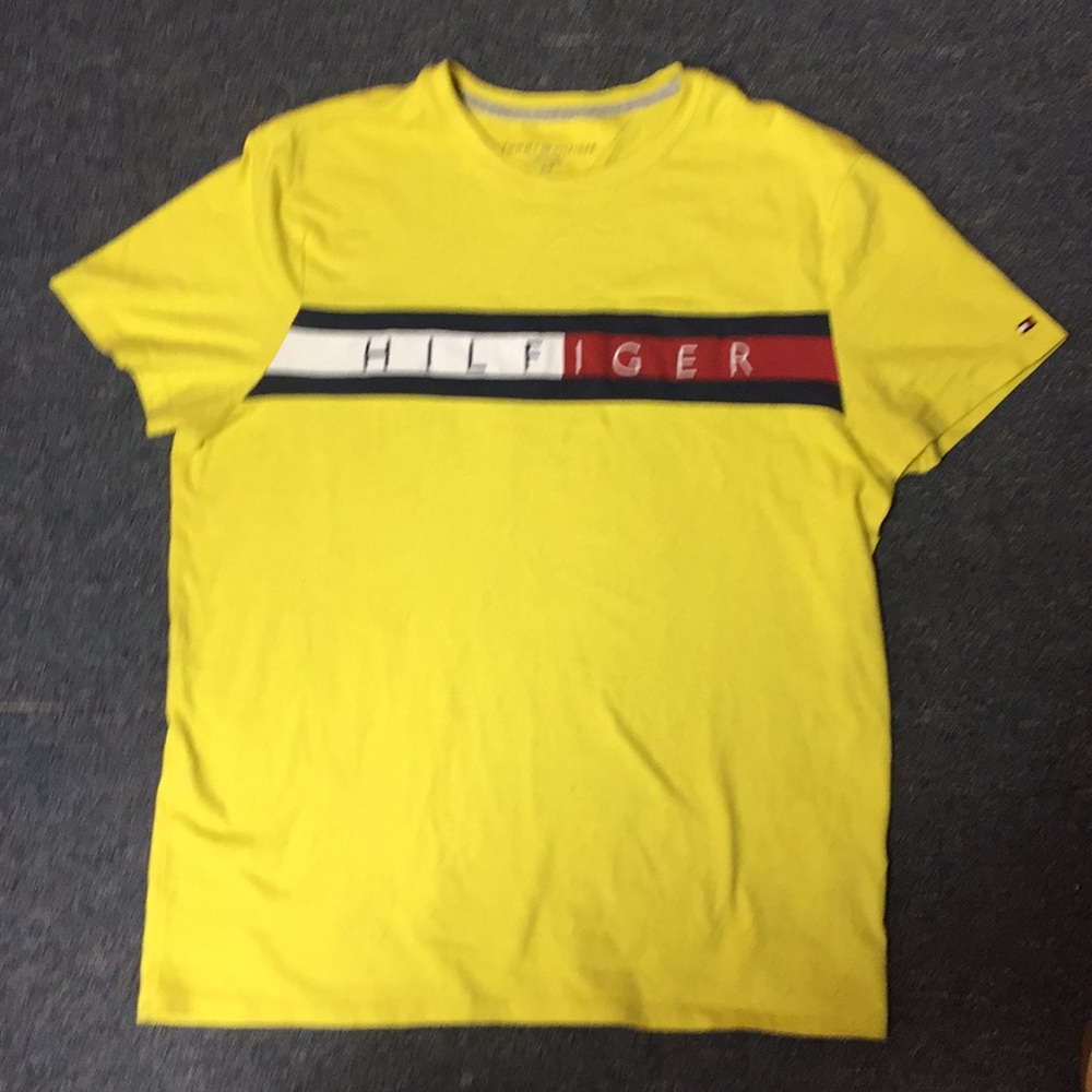 🔥Tommy Hilfiger flagship spell out 🔥